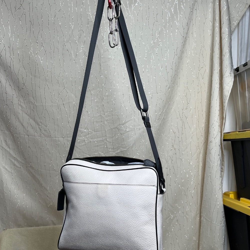 Coach - Picture 2 of 7